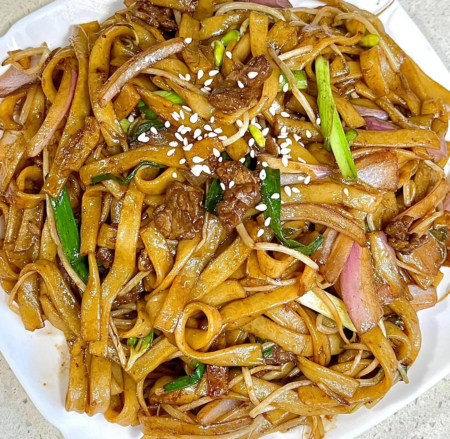 Stir Fried Rice Noodles With Beef ( Beef Chow Fun)