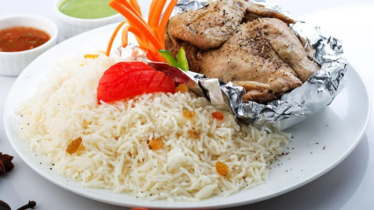 نص دجاج مدفون