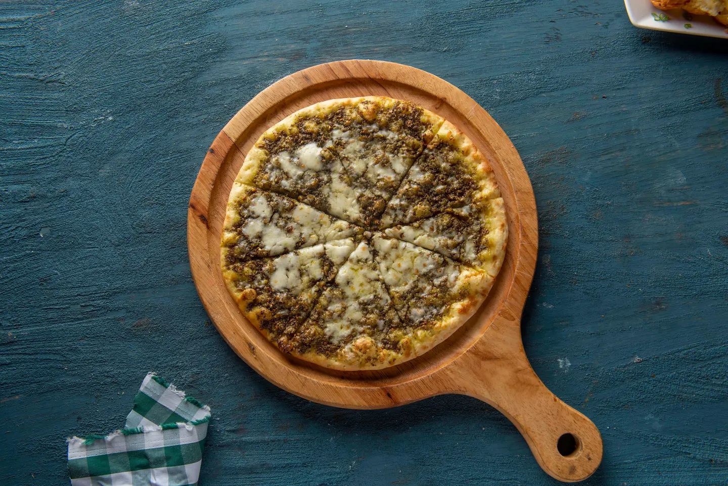 Thyme With Cheese Manqusha