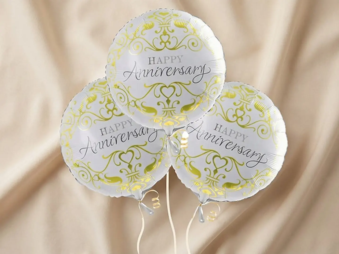 مجموعة بالونات الذكرى السنوية
