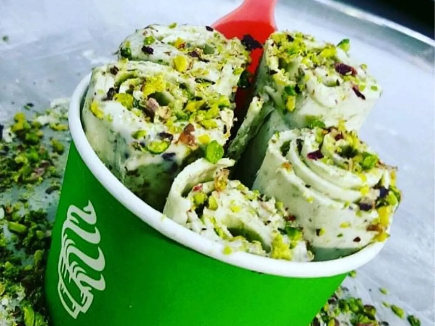 آيس كريم بستاشيو