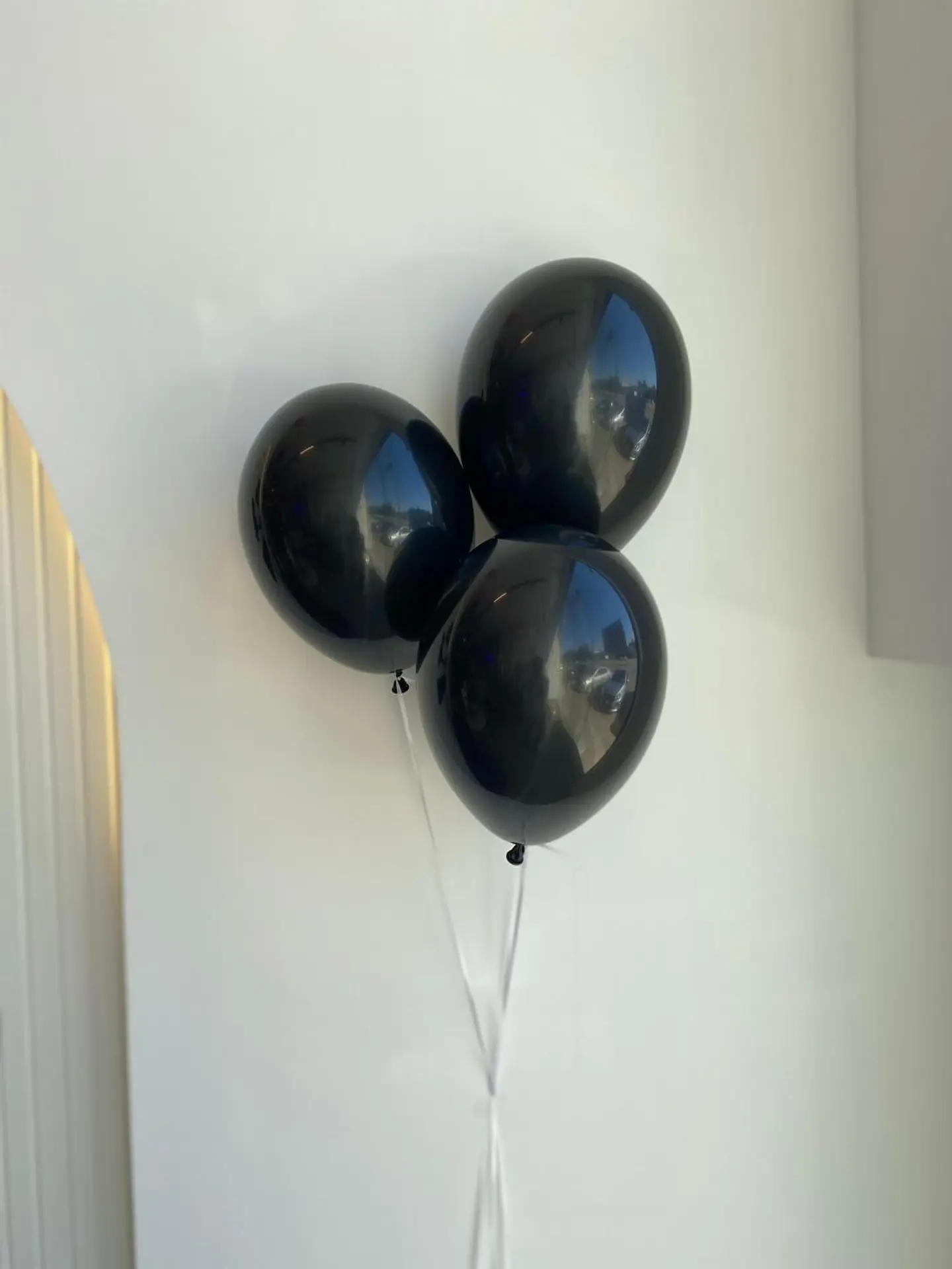 بالونات هيليوم أسود