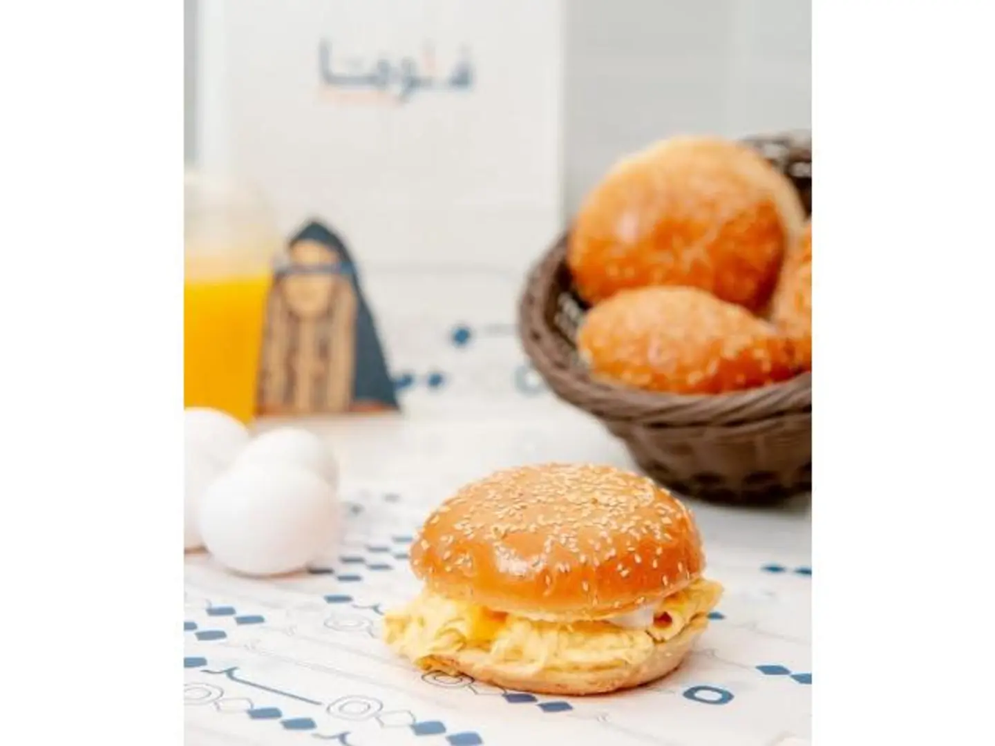 البيض مع الجبن المميز