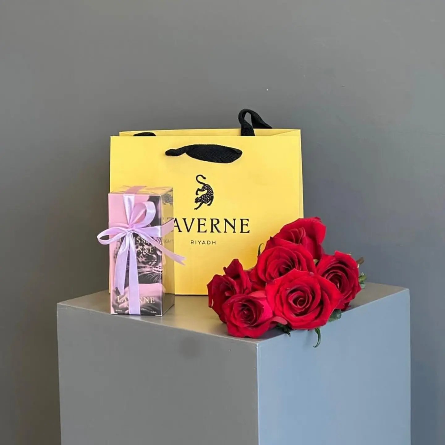 عطر مس لافيرن ليوم الزوجة