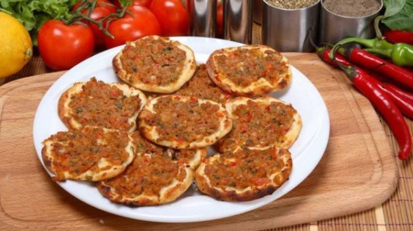 لحم بالطماطم