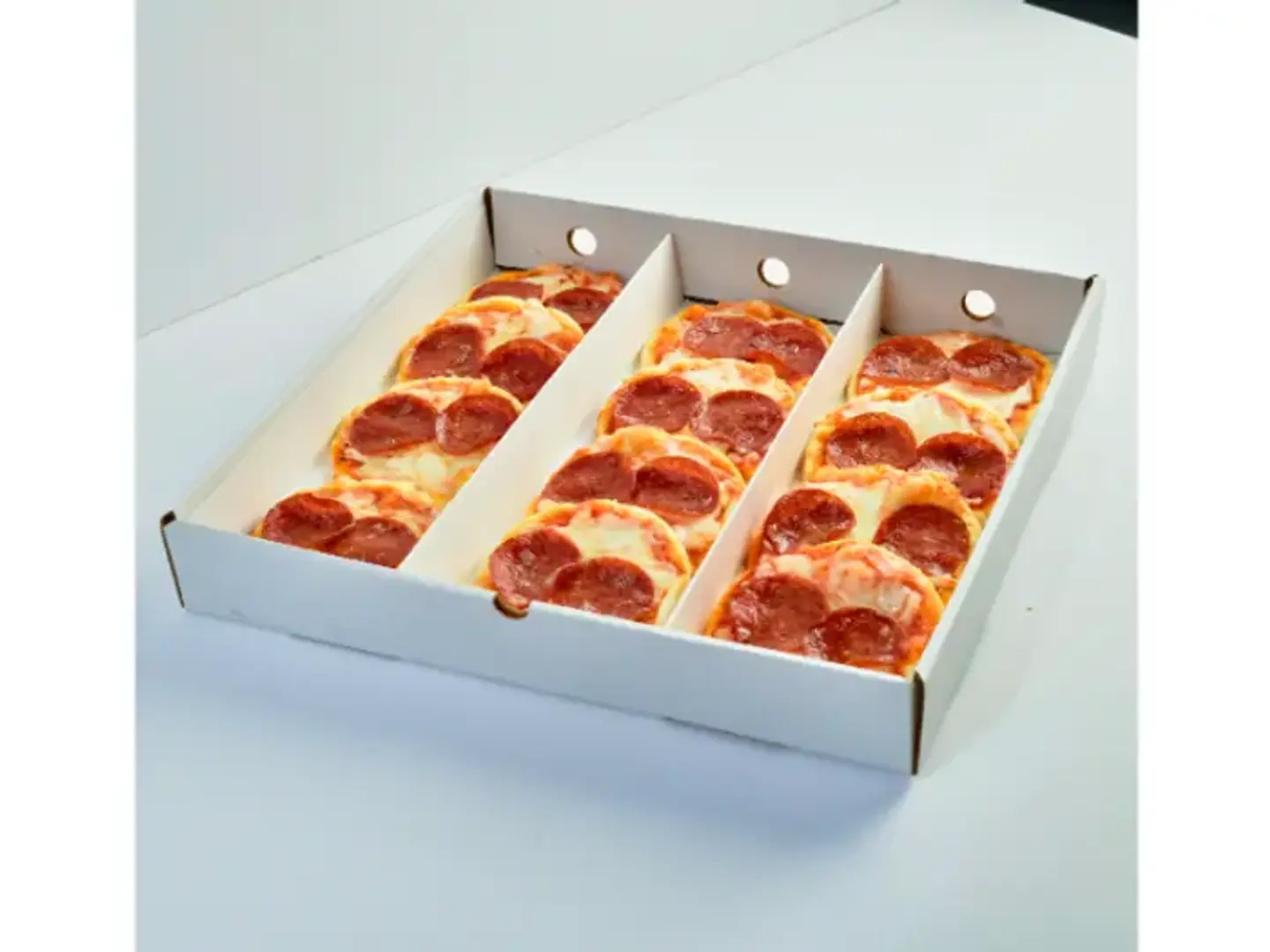 بوكس ميني بيتزا بيبيروني - 12 قطع