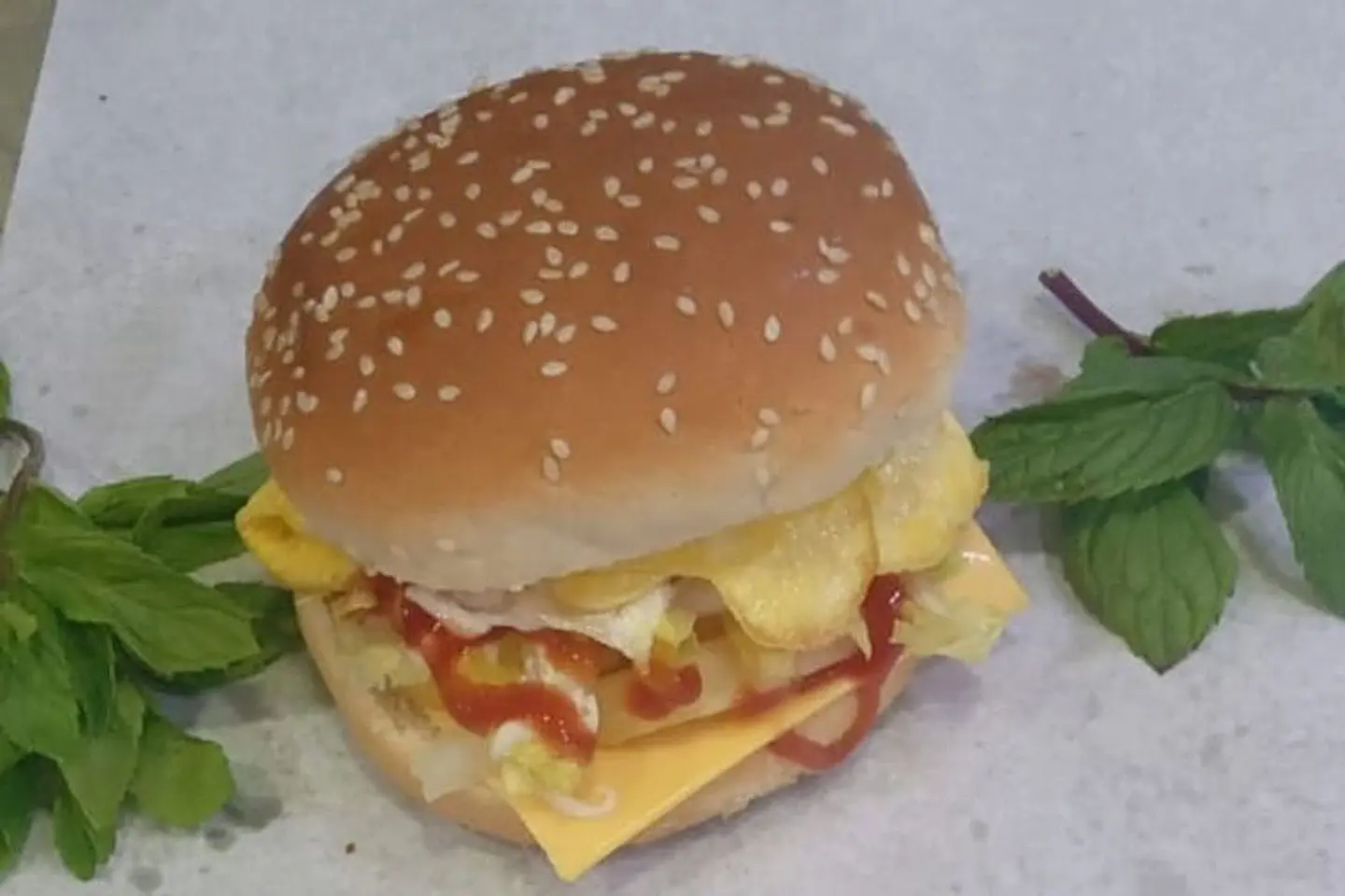 برجر بيض مقلي