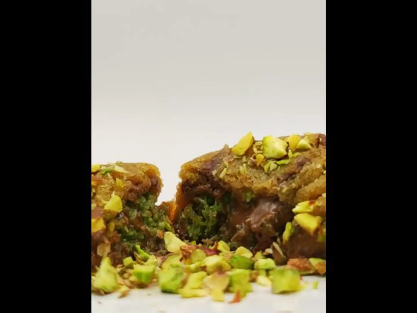 كوكيز كنافة بالفستق والشوكولاتة حجم كبير