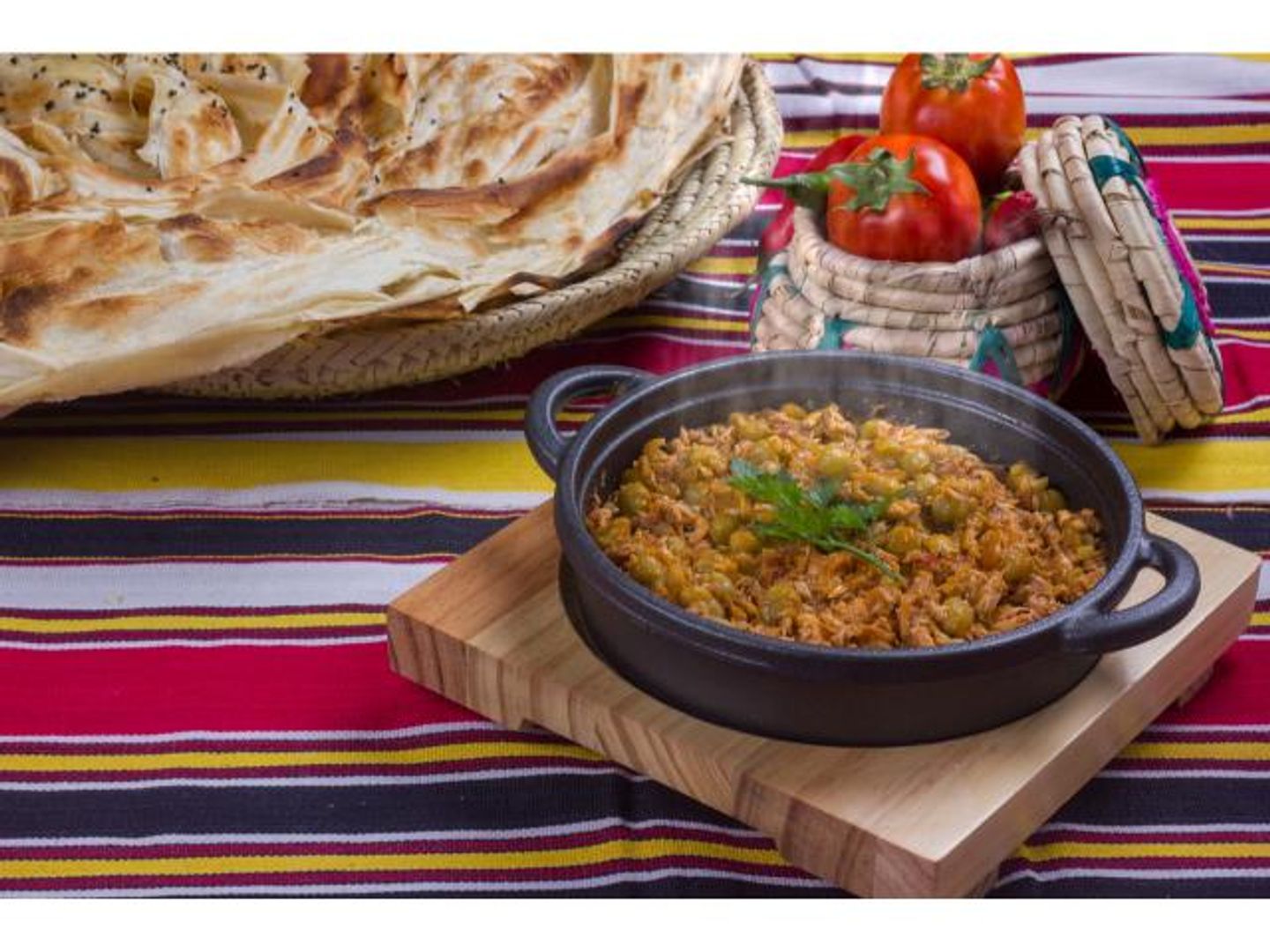 بازلاء مع التونه