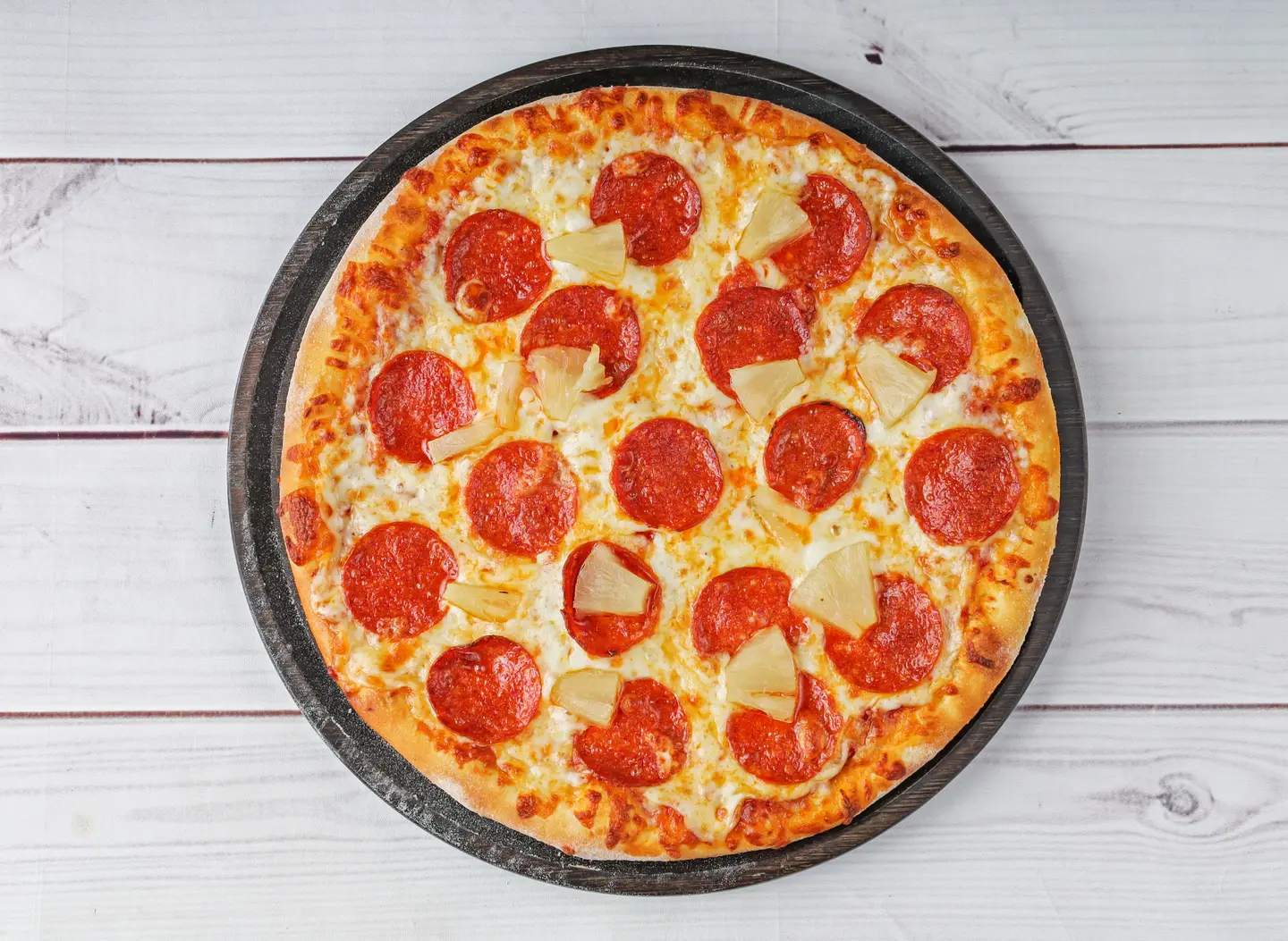 Medium Royal Hawaiian Pizza