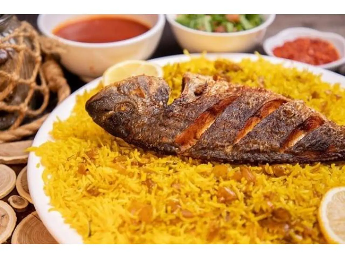 نفر سمك مقلي مع الرز