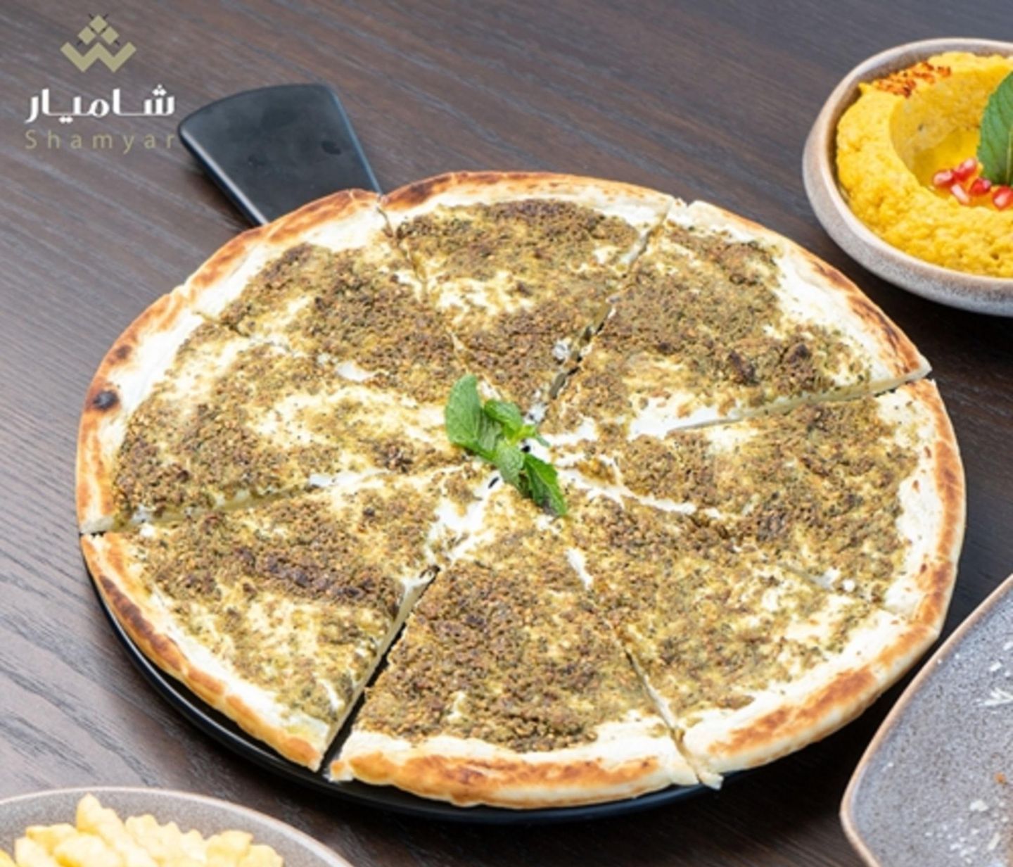 مناقيش لبنة بالزعتر