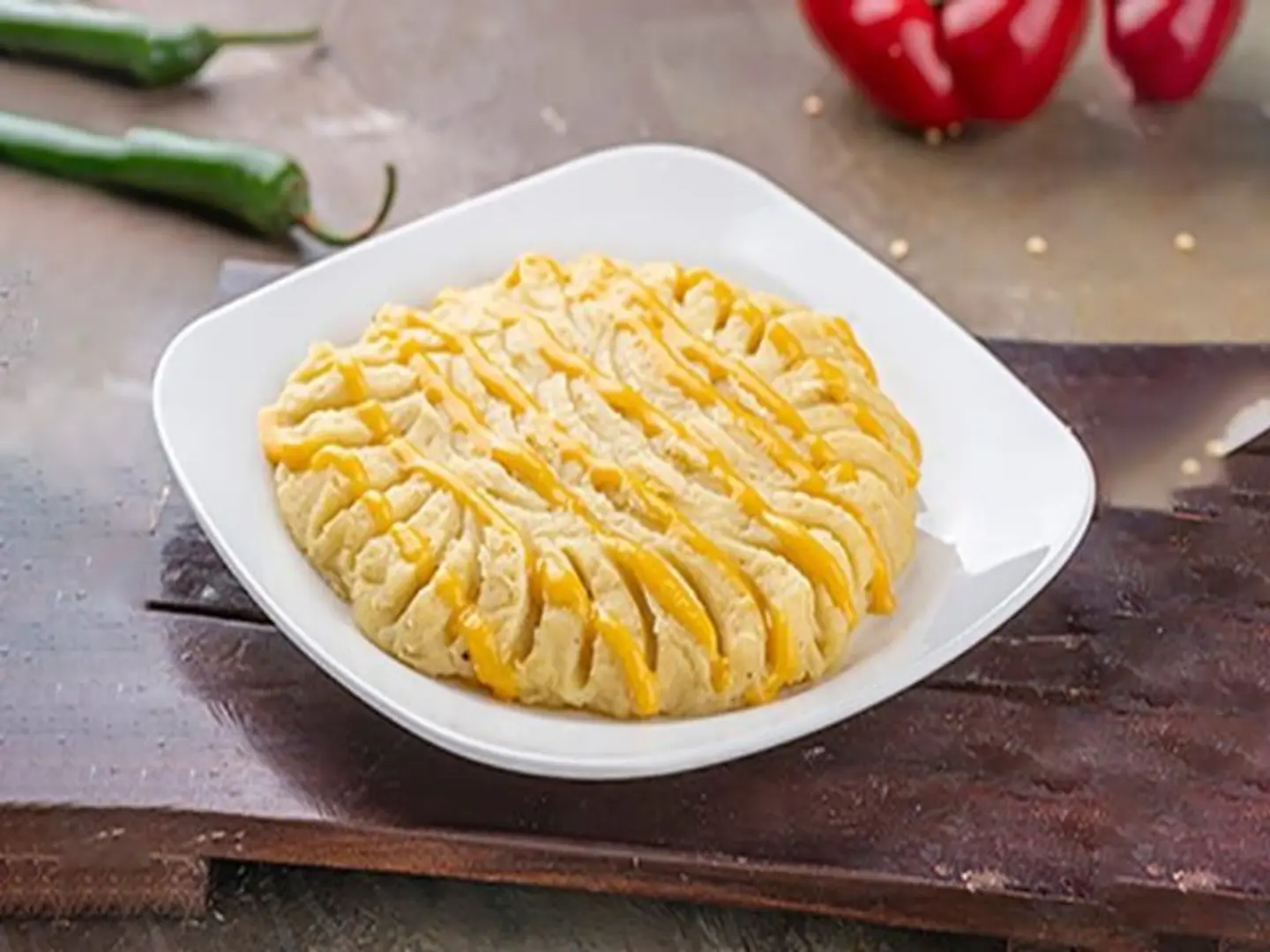صحن بطاطس مهروسة وسط