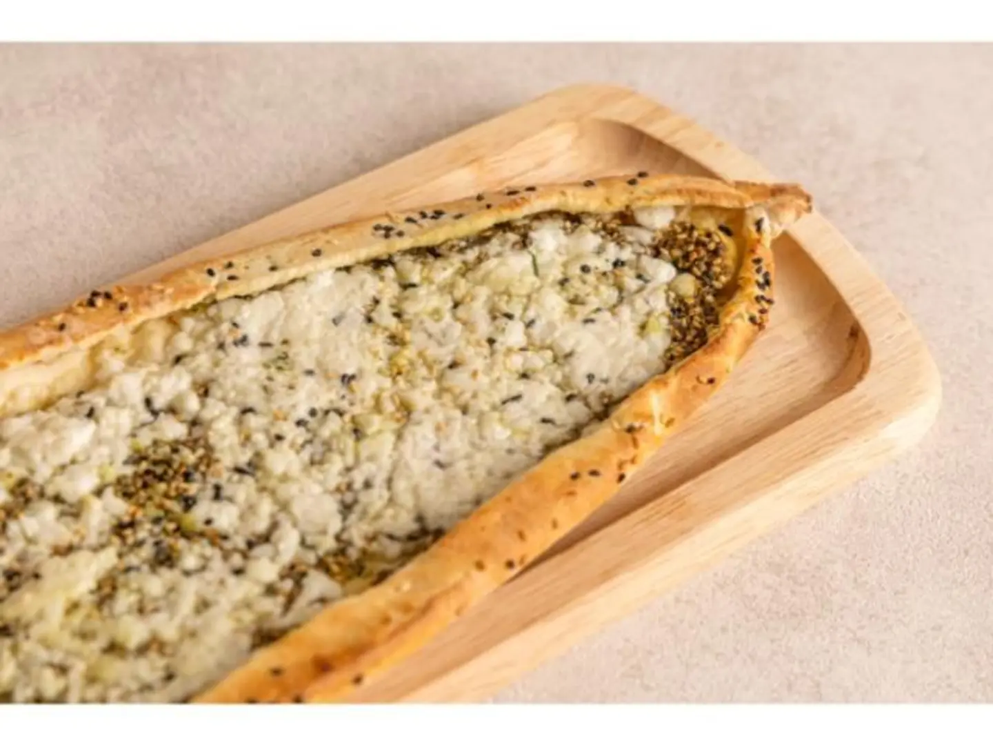 Manakish Zataar & Cheese