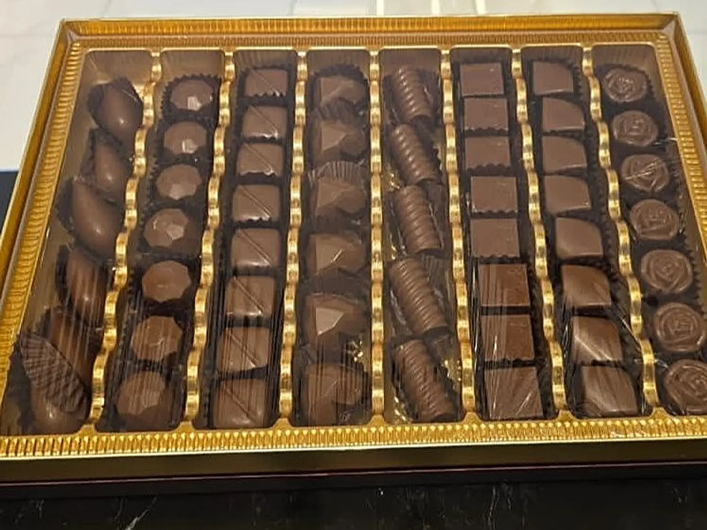 بوكس شوكولاتة مكشوفه بلجيكي