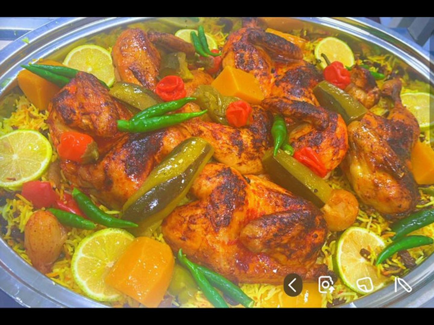 رز أبيض شعبي مع حبة دجاج كاملة