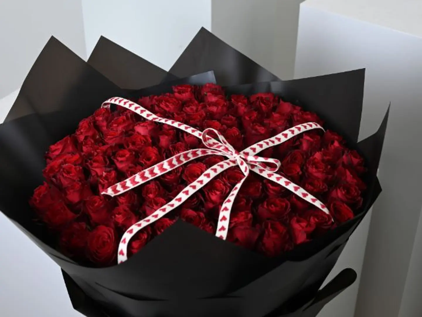 باقة 100 روز أحمر
