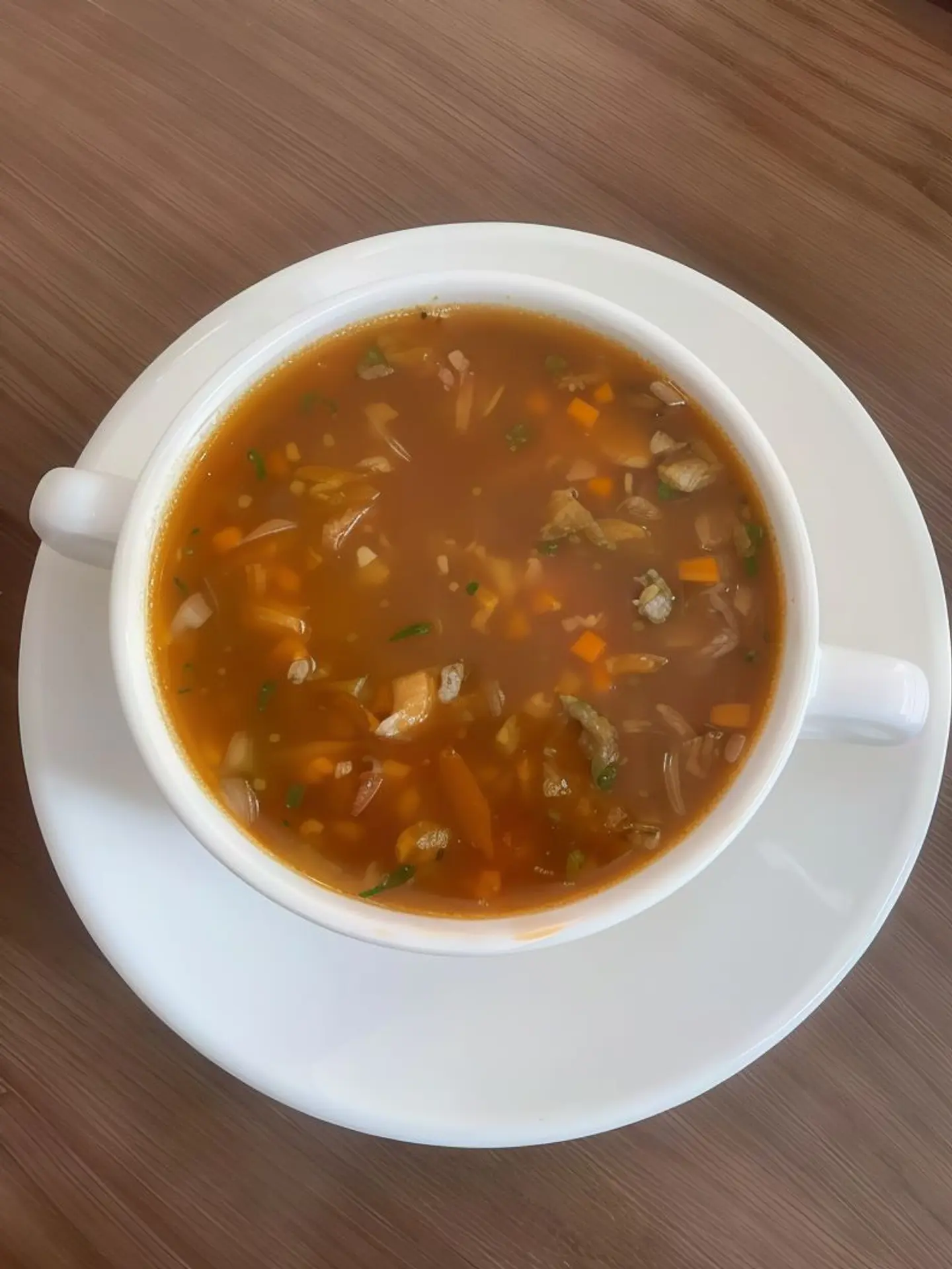 شوربة دجاج ساخن وحامض
