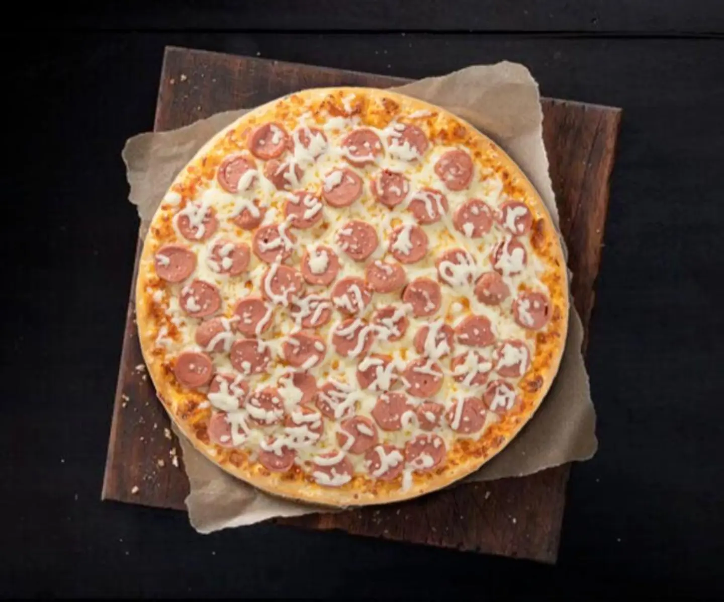 بيتزا نقانق