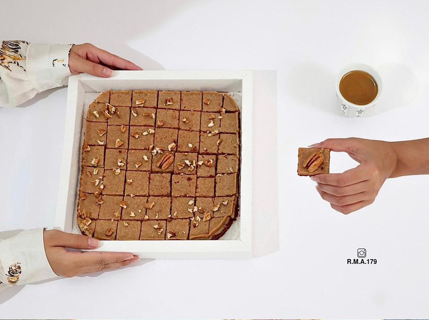 Mahmoos – Large Size