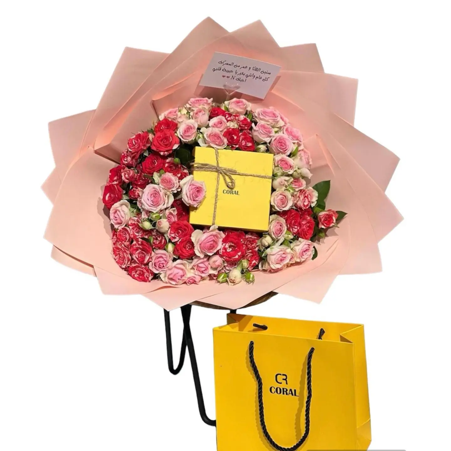 بوكيه بلانك روز مع سلسال مطلي ذهب