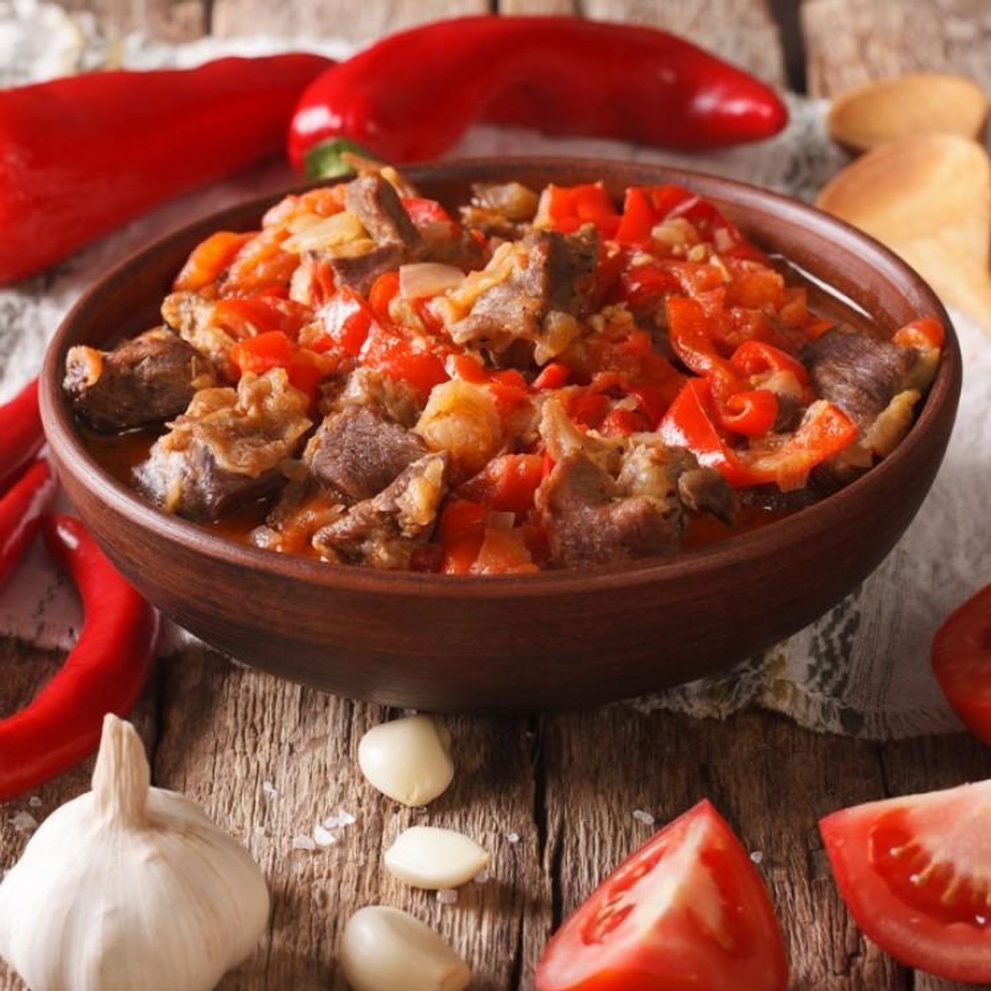 صحن لحم بطماط