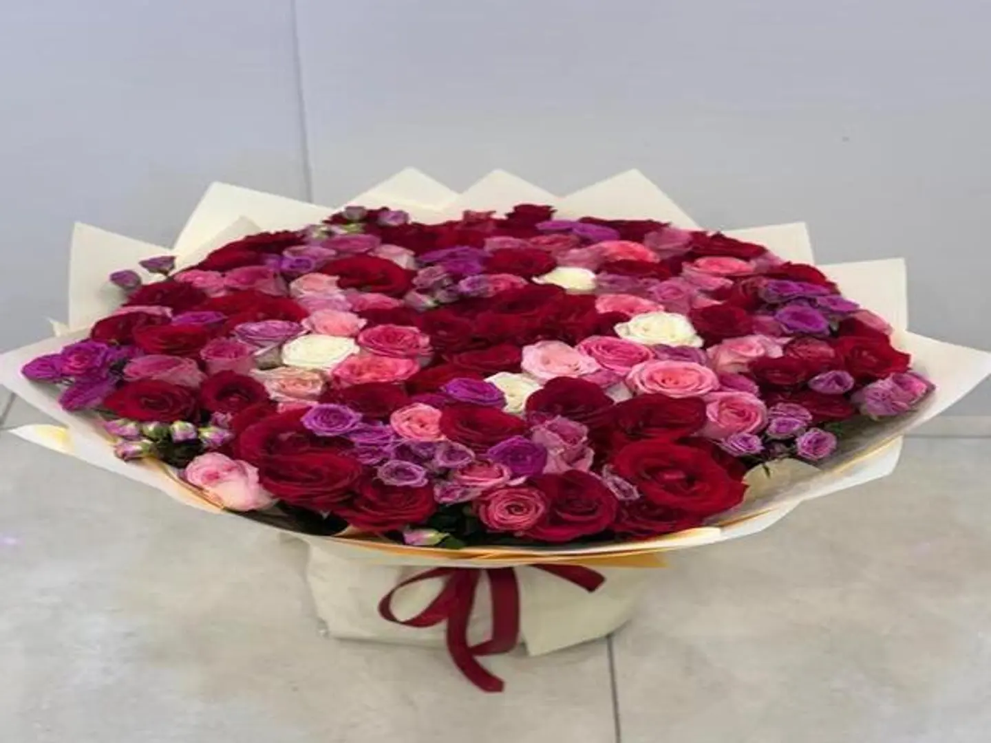 Bouquet Of Assorted Roses, 150 Pieces