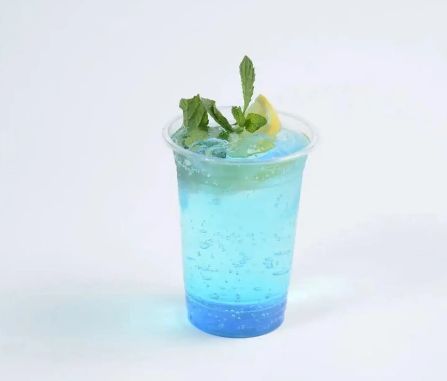 موهيتو توت أزرق