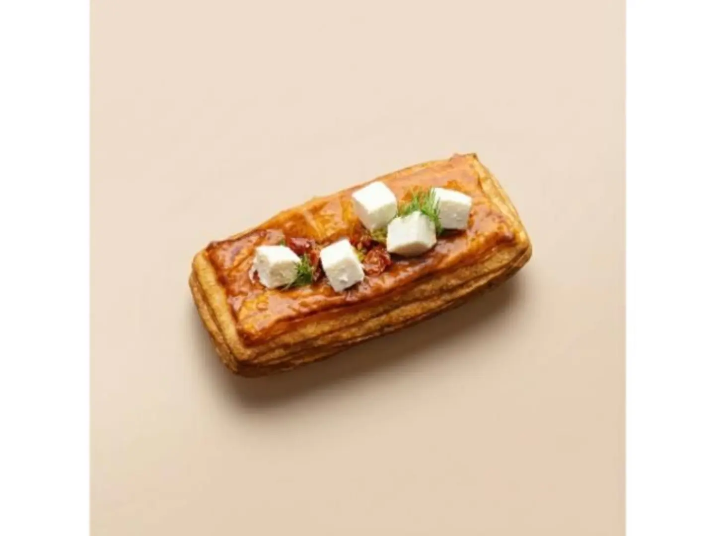 دانيش الجبنة والطماطم المجففة