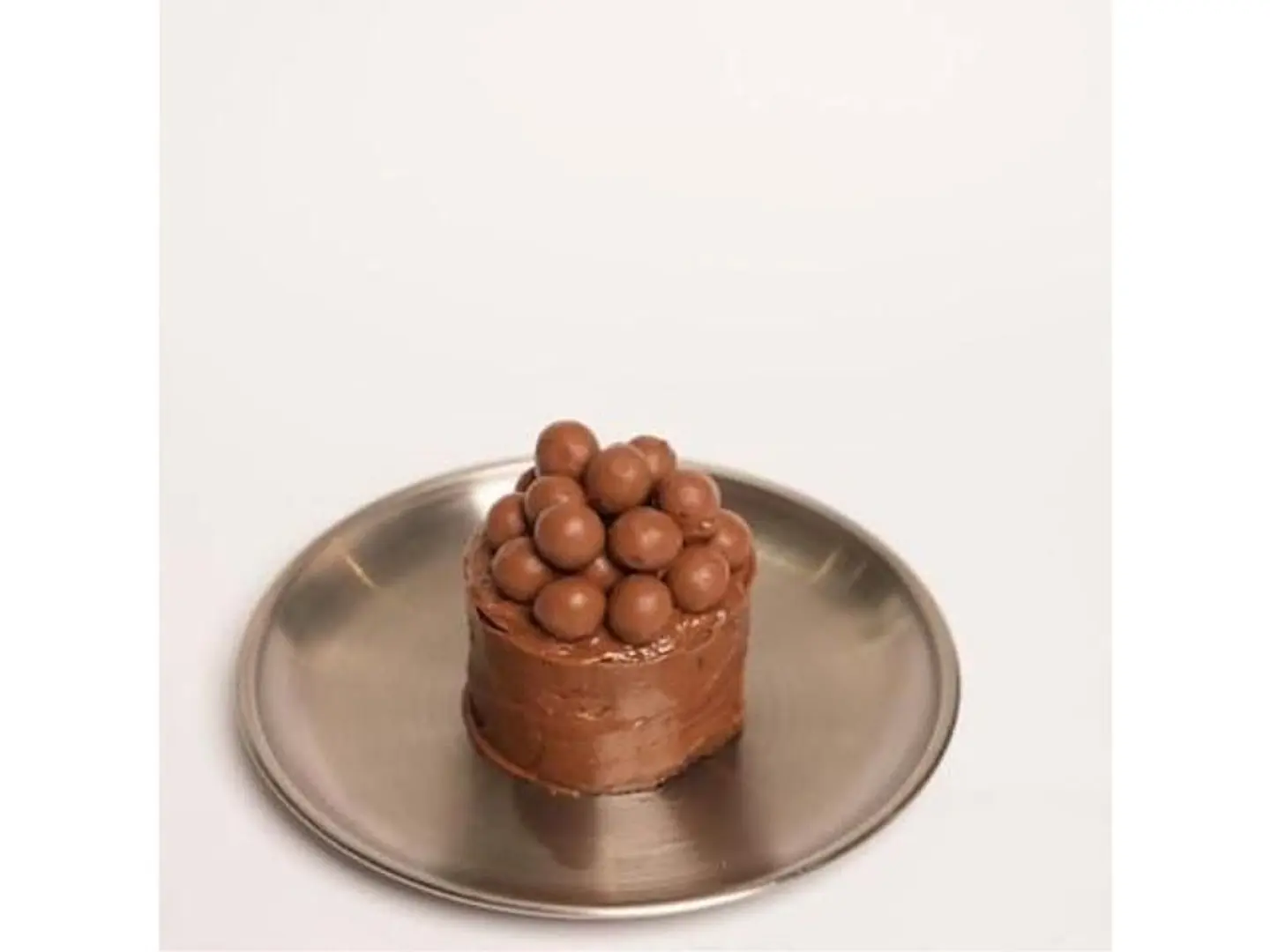 Maltesers Cake