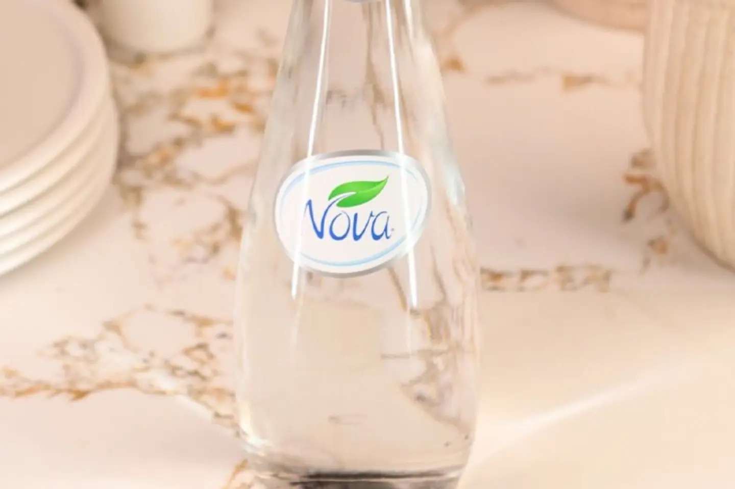 مياه معدنية كبيرة