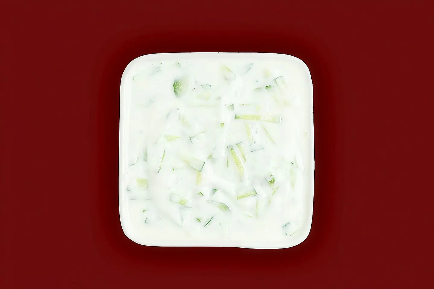 سلطة خيار باللبن