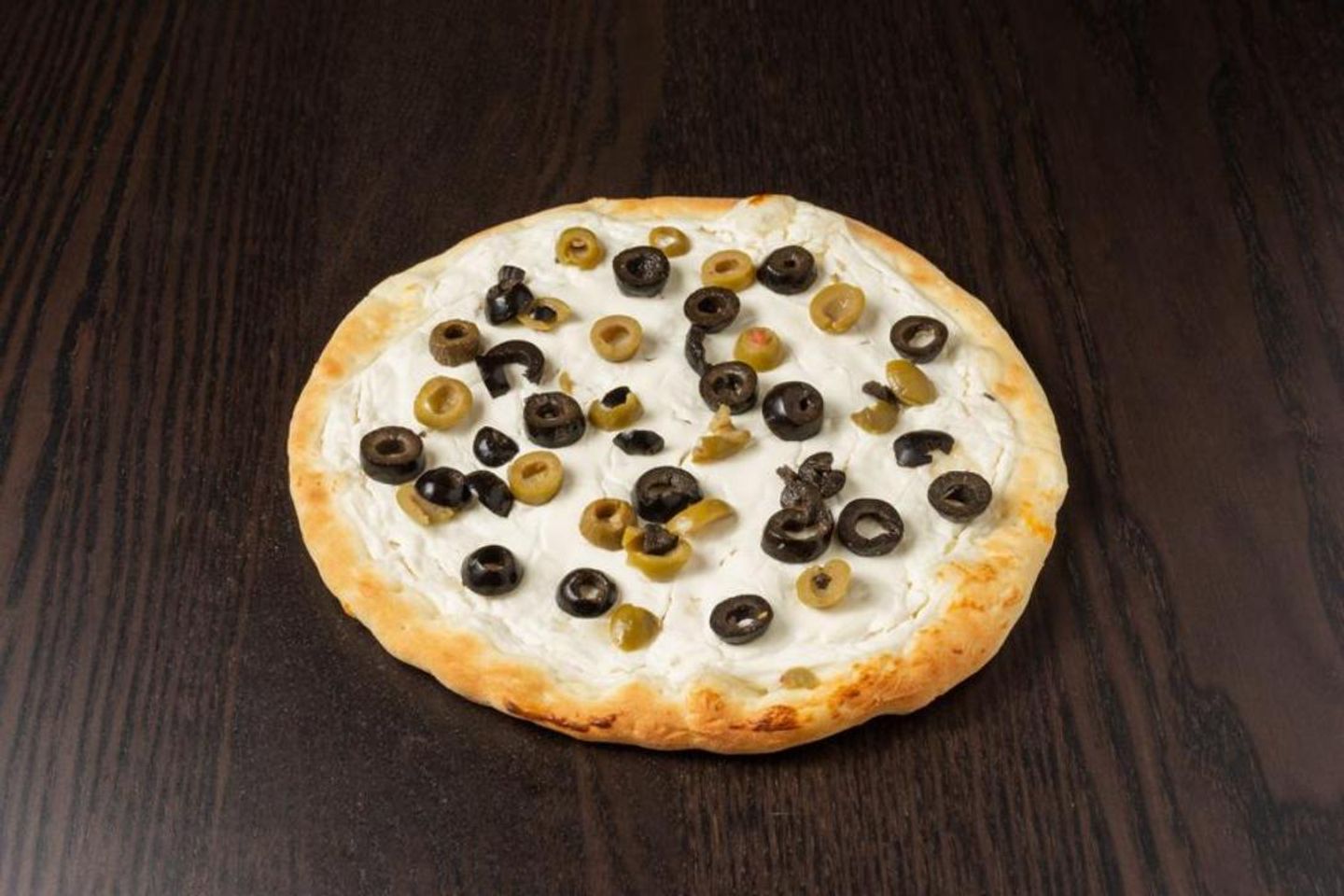 لبنة بالزيتون