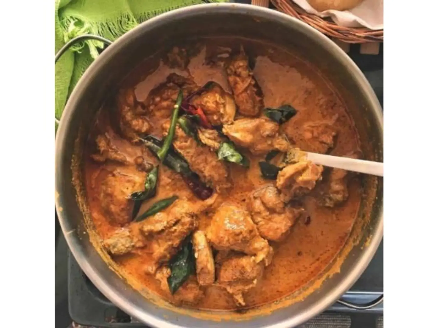 Chicken Varutharachathu