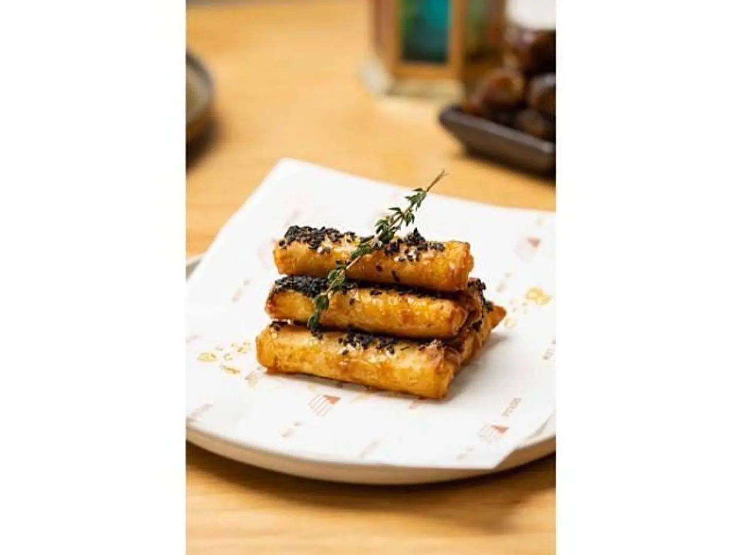 لفائف الجبن والسمسم