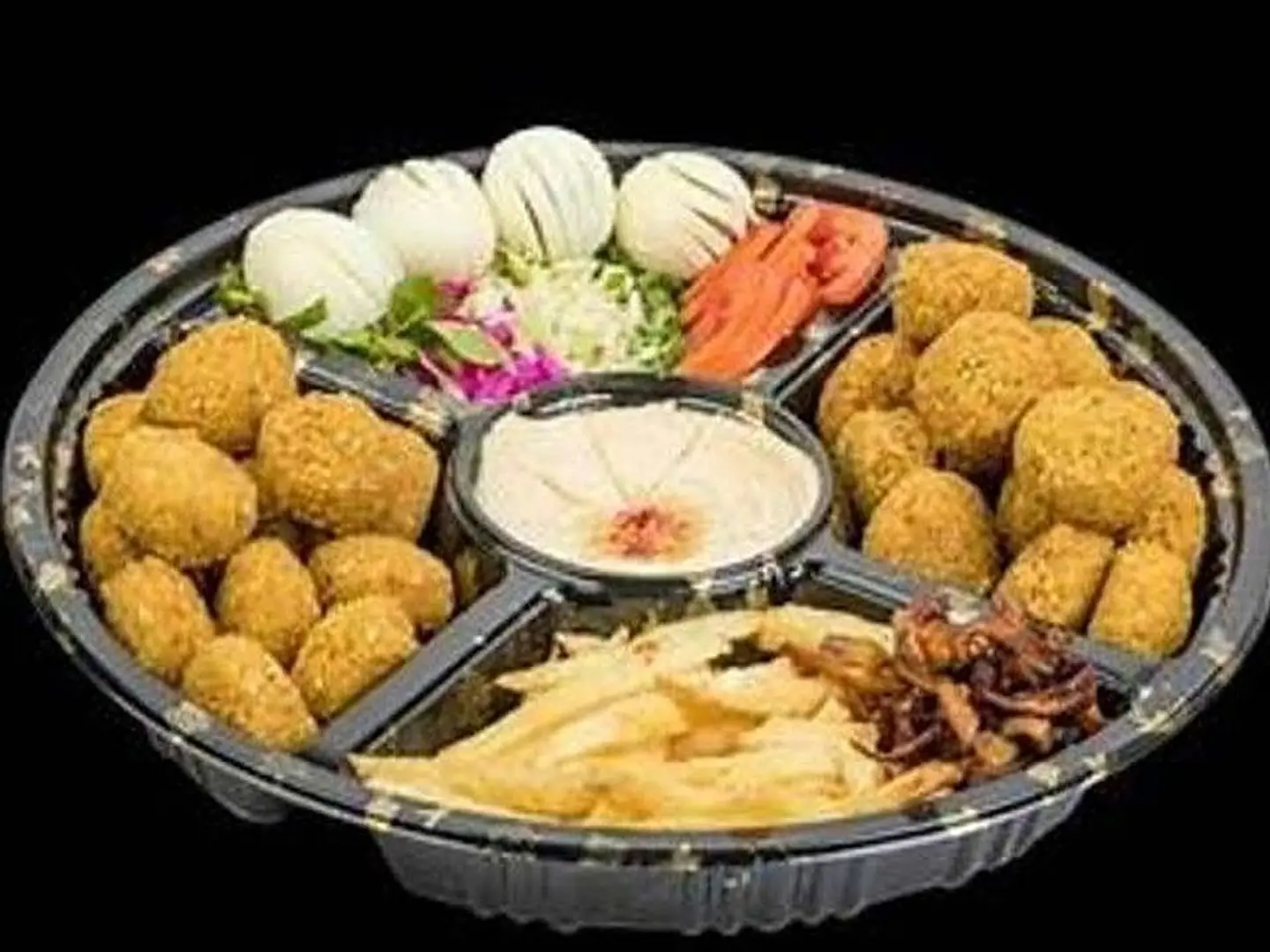 صحن مشكل فلافل وسط