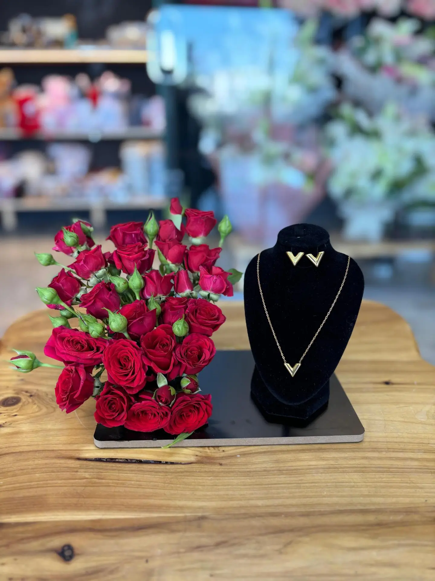 لويس فيتون ستاند 2