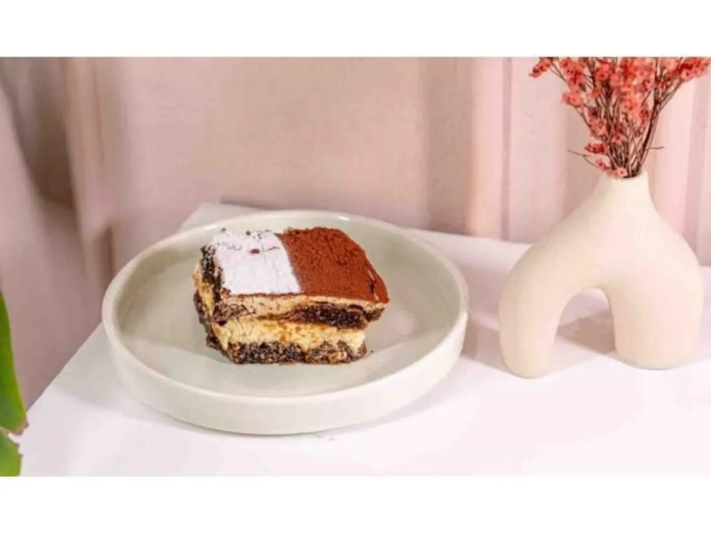 Tiramisu Cake