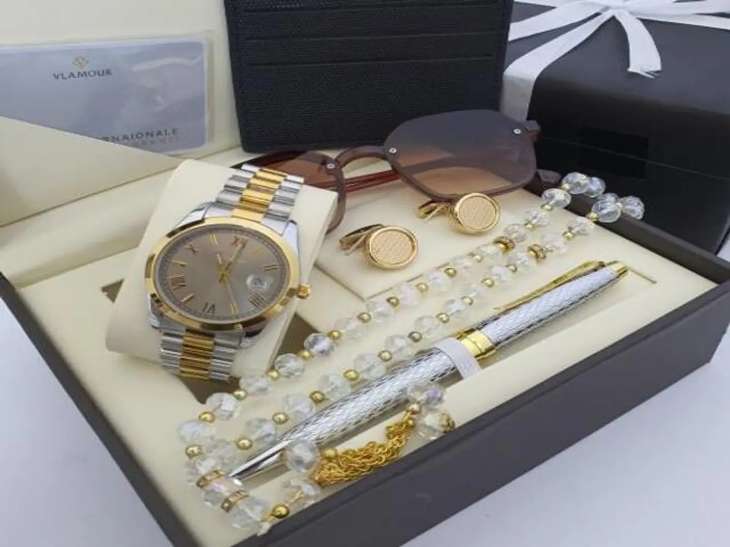 طقم هدايا رجالي فاخر - رمز الأناقة والتميز 6