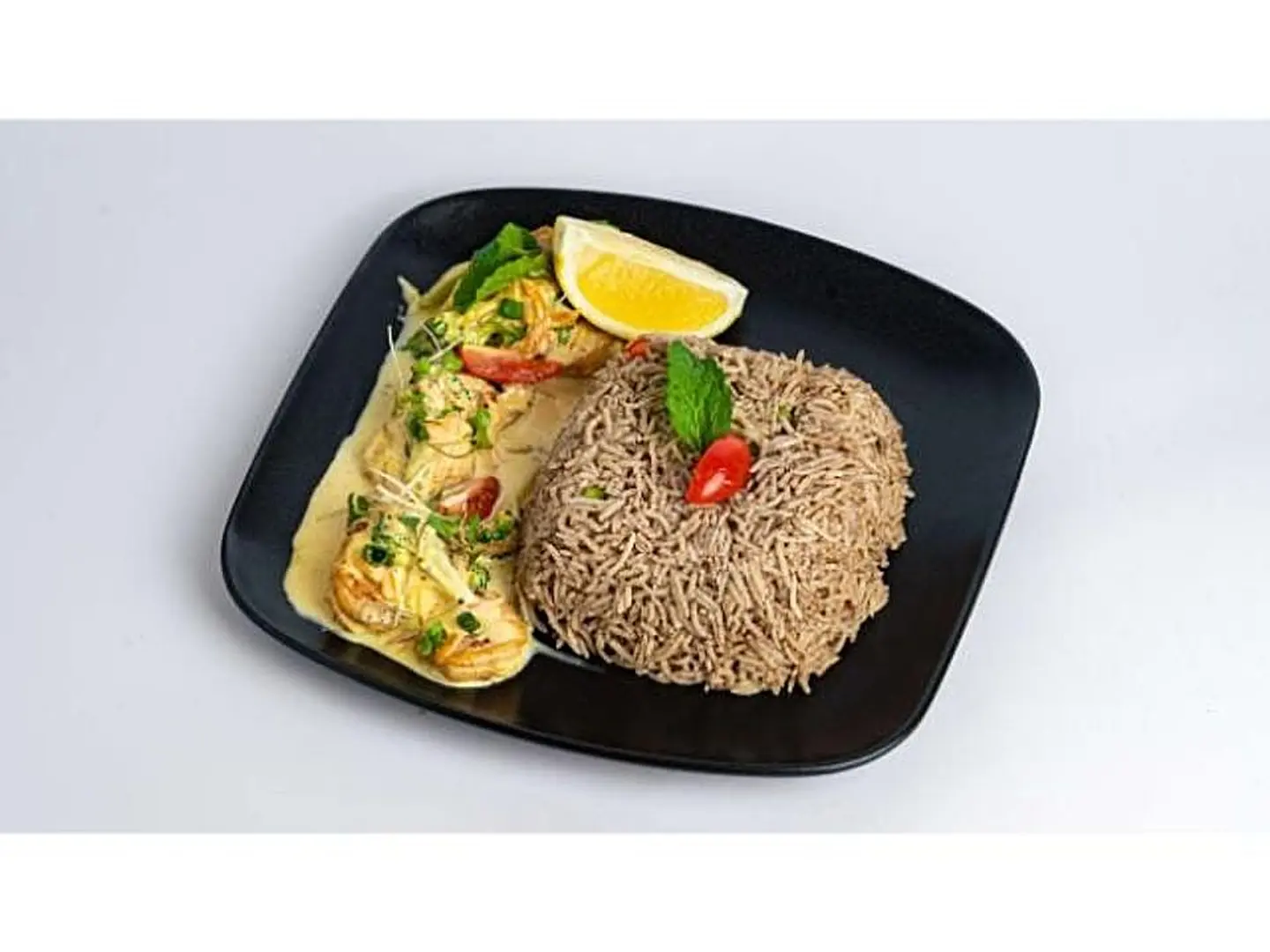 روبيان بصلصة الطماطم وجوز الهند