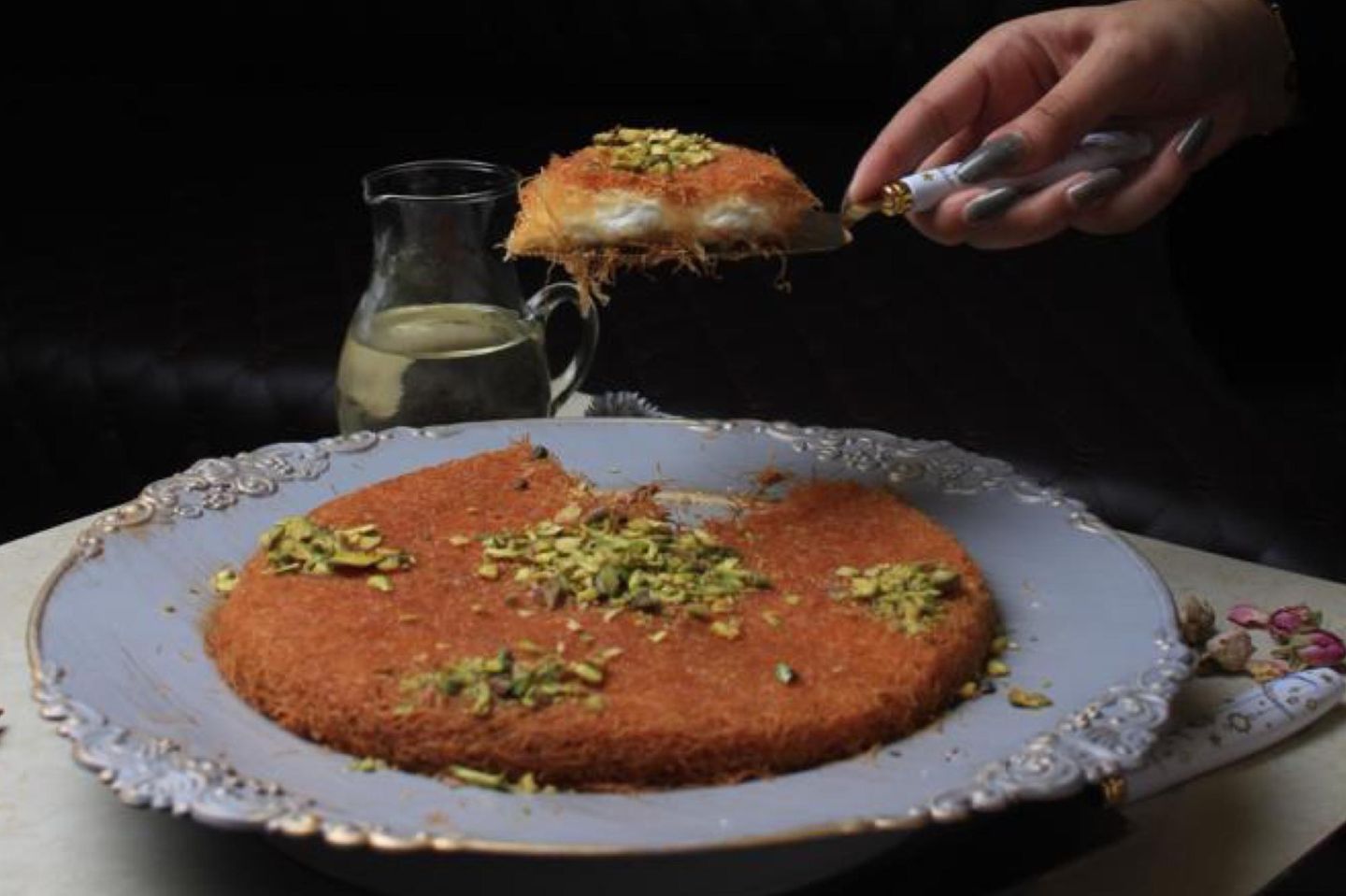 كنافة بين نارين بالقشطة
