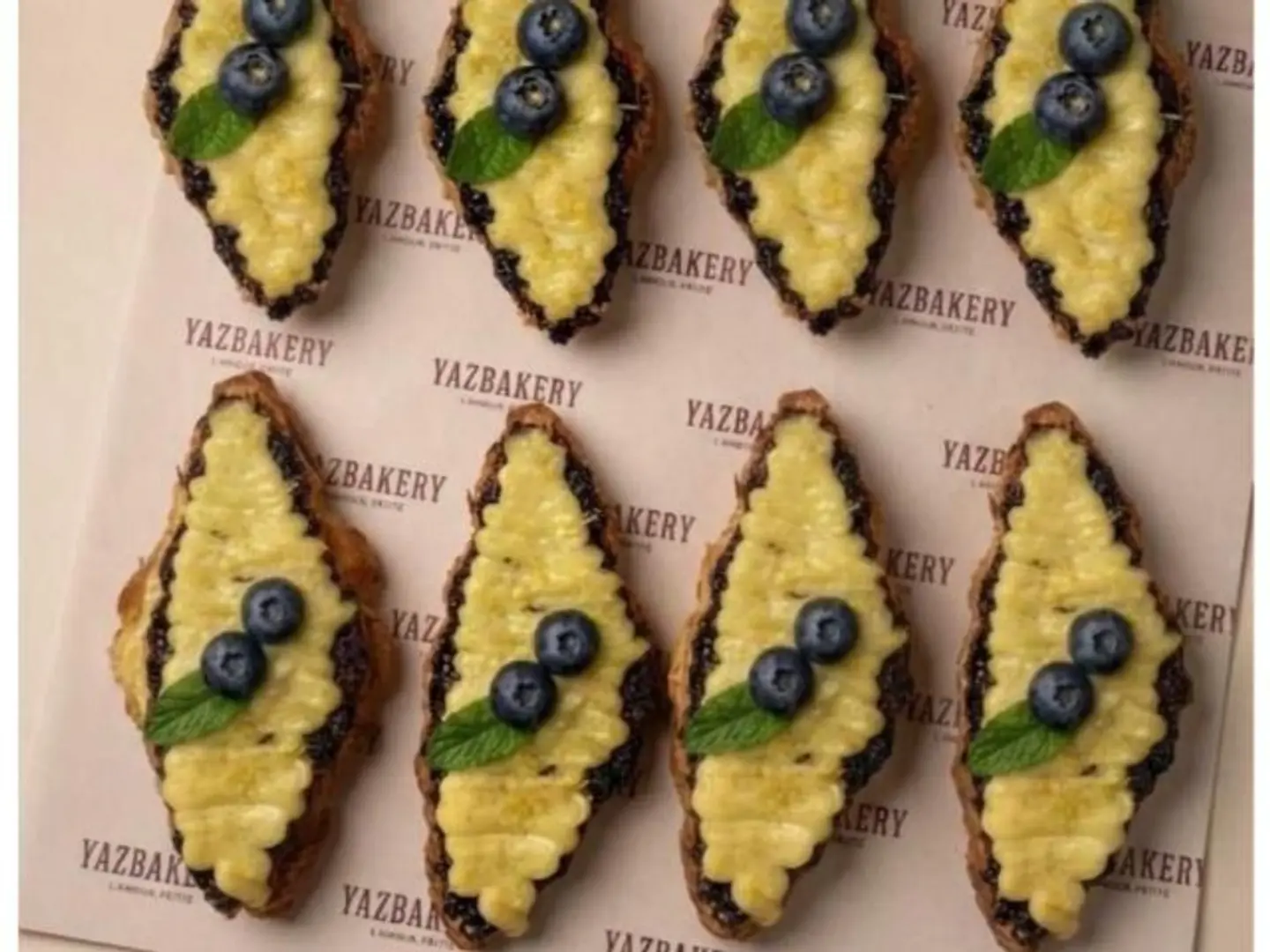 Large Blueberry Lemonade Croissant Box