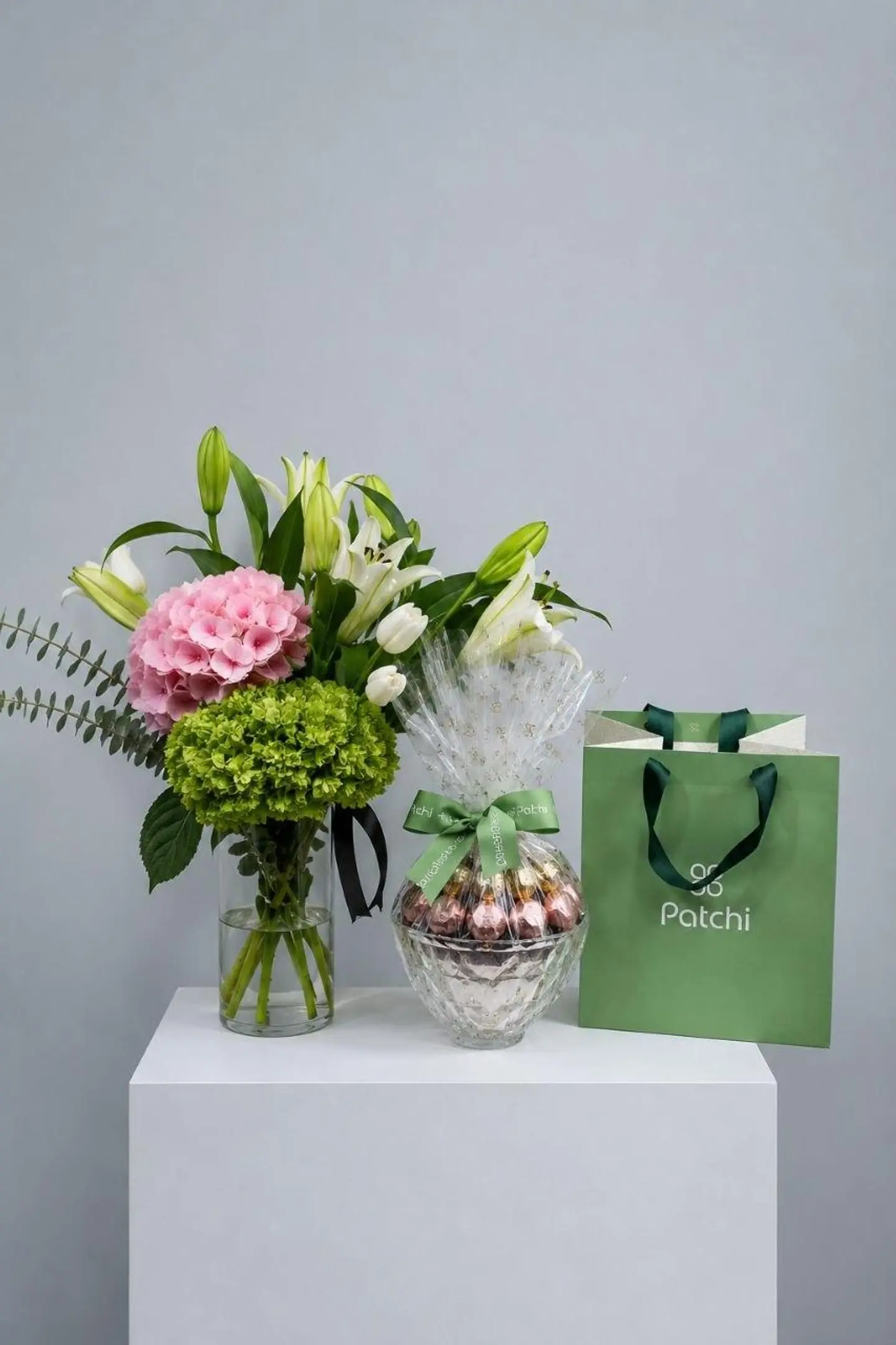 A Vase With An Elegant Touch
