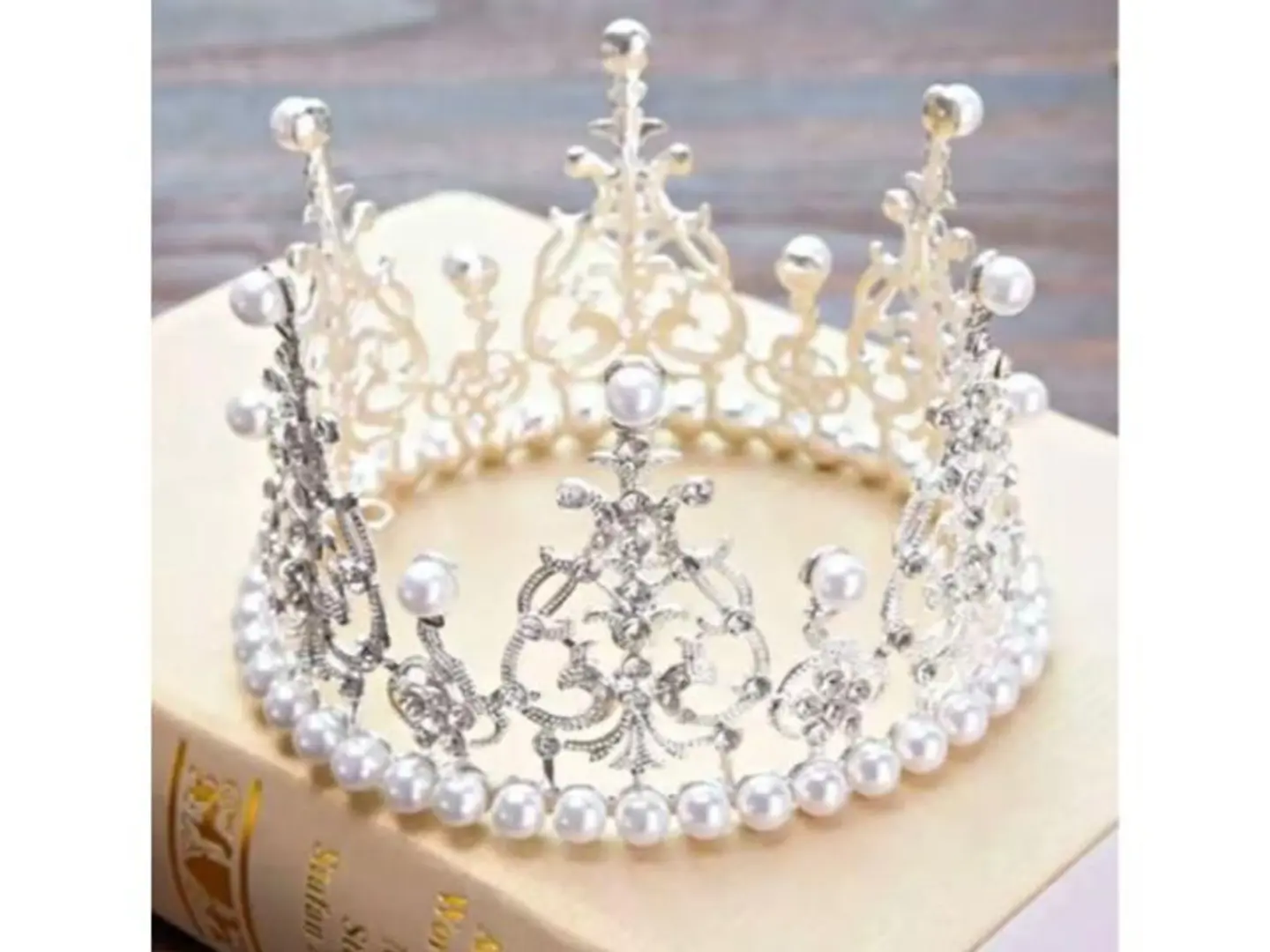 تاج مع اللولو