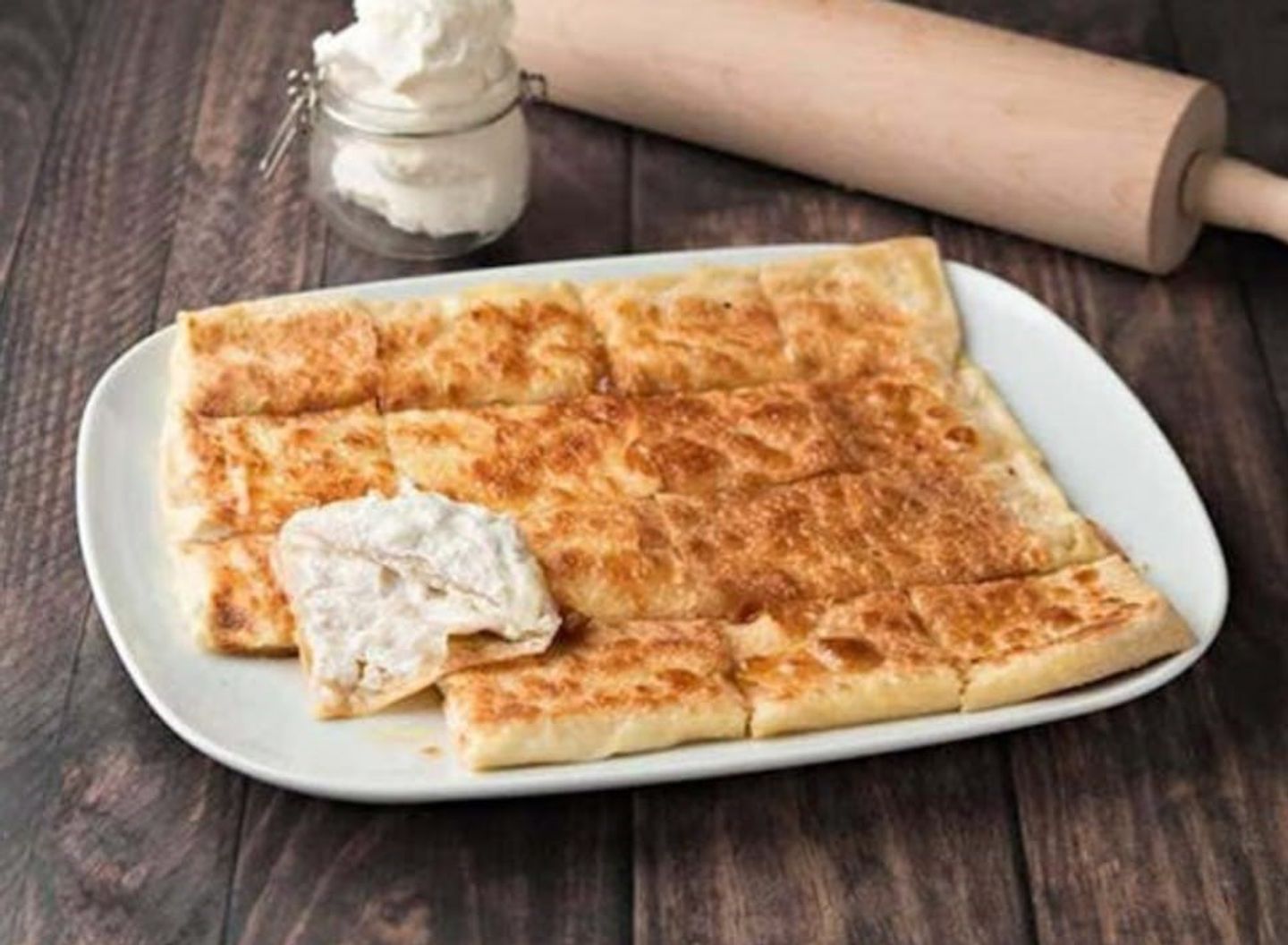 قشطة مع عسل