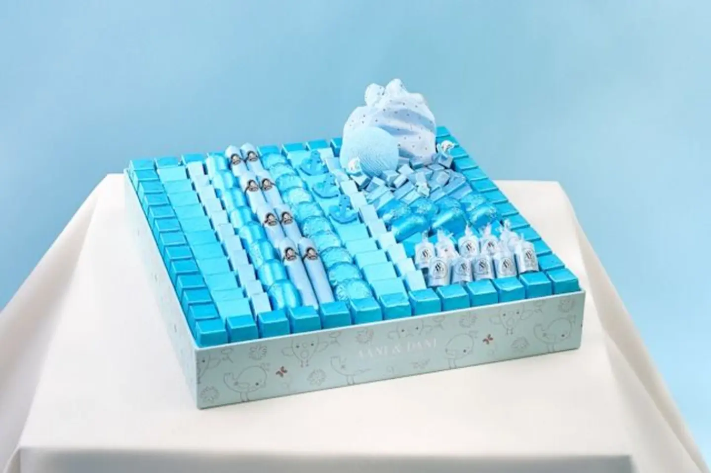 بوكس مواليد أزرق