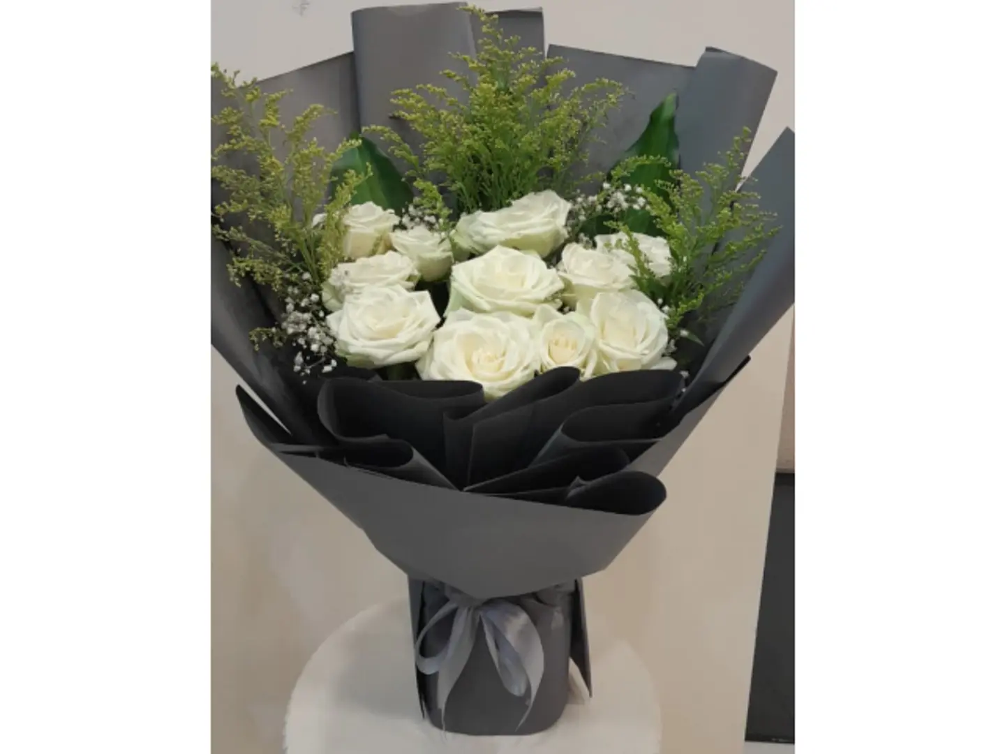 White Natural Rose Bouquet