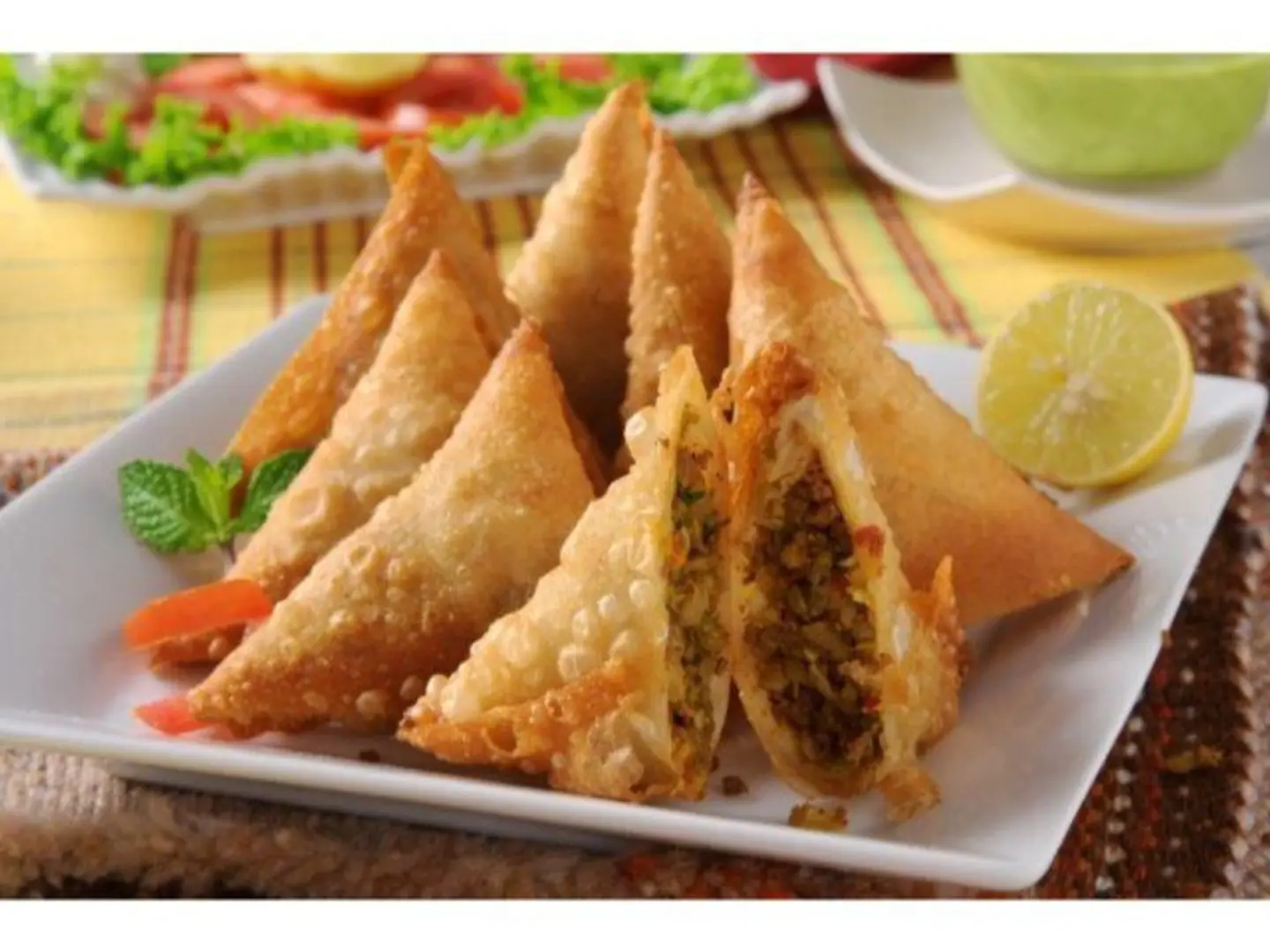 سمبوسة لحم غنم طاااازج