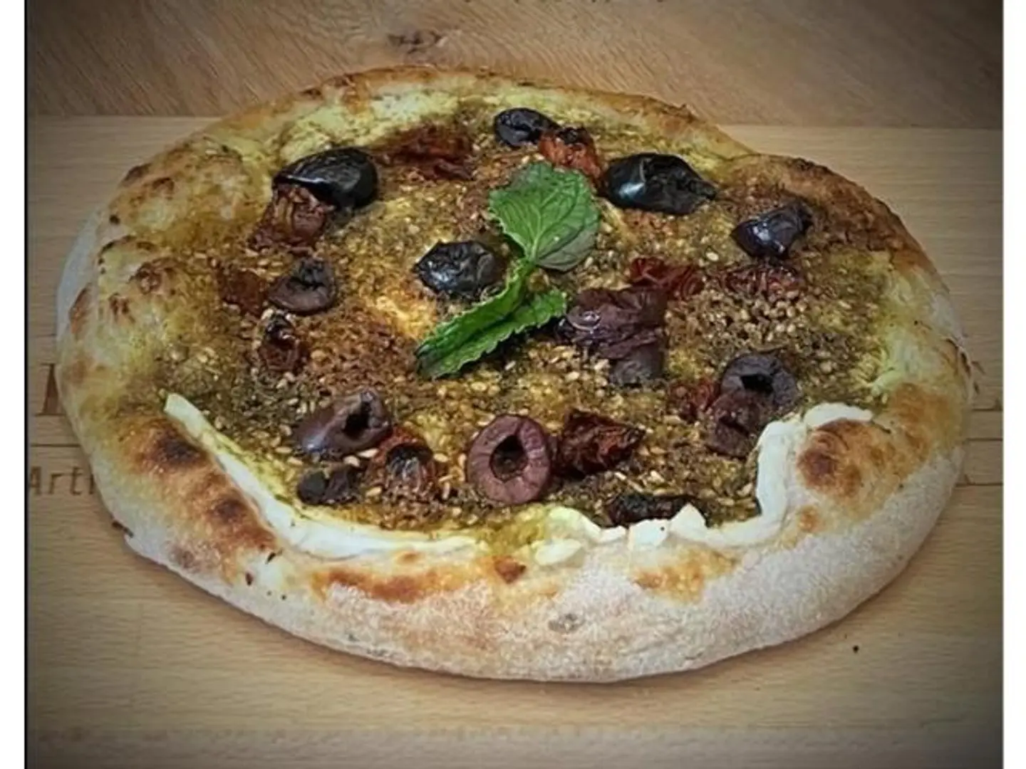 لبنه زعتر زيتون