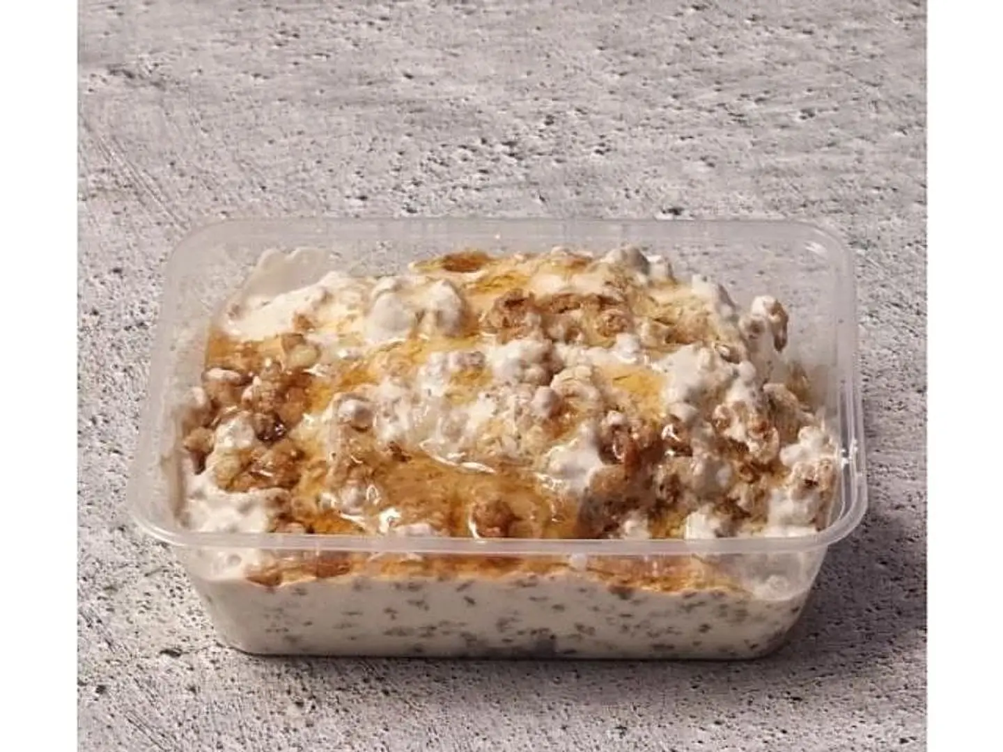 فتة بالقشطة وعسل